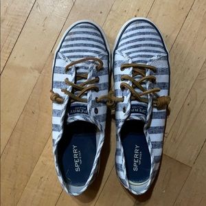 Speedy woman’s shoes